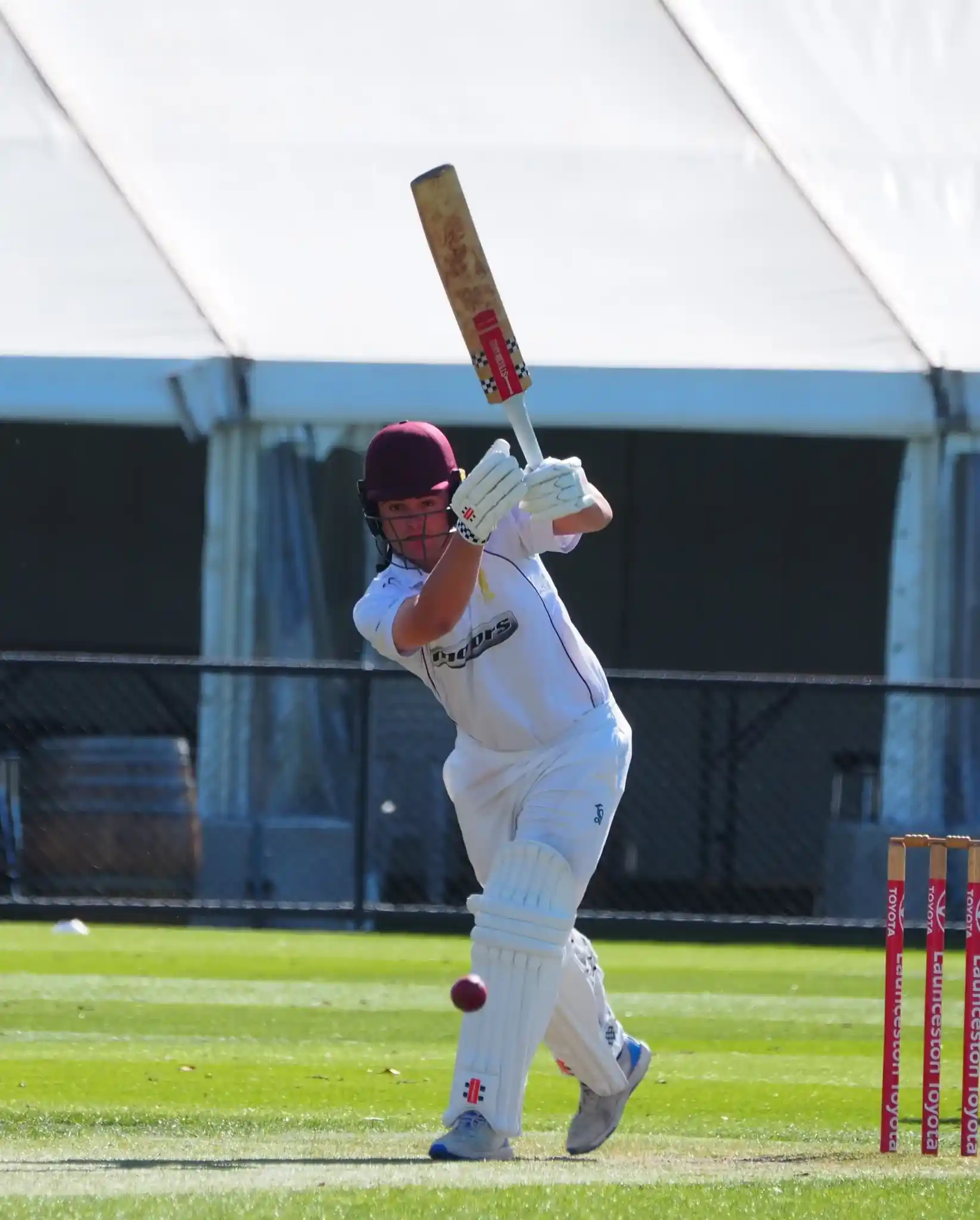 playing cricket mens 18